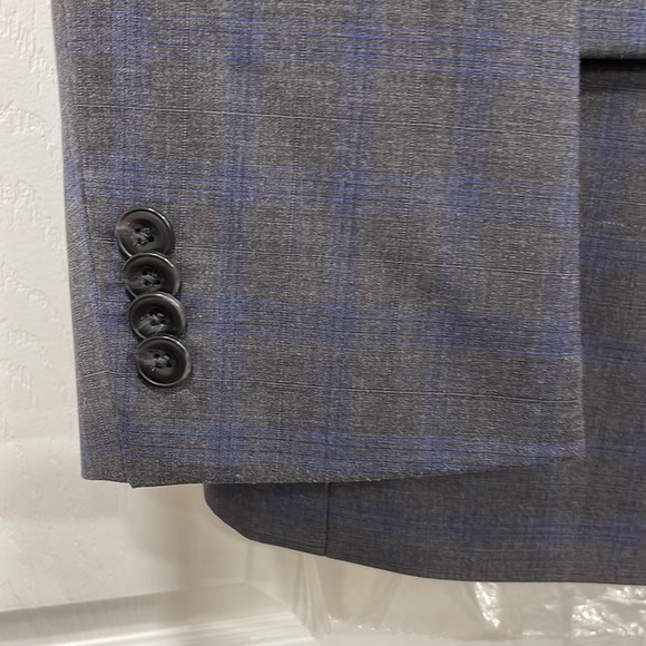 Brand new, MK men’s navy & gray plaid suit, comes with 2 pairs of pants - Picture 2 of 4